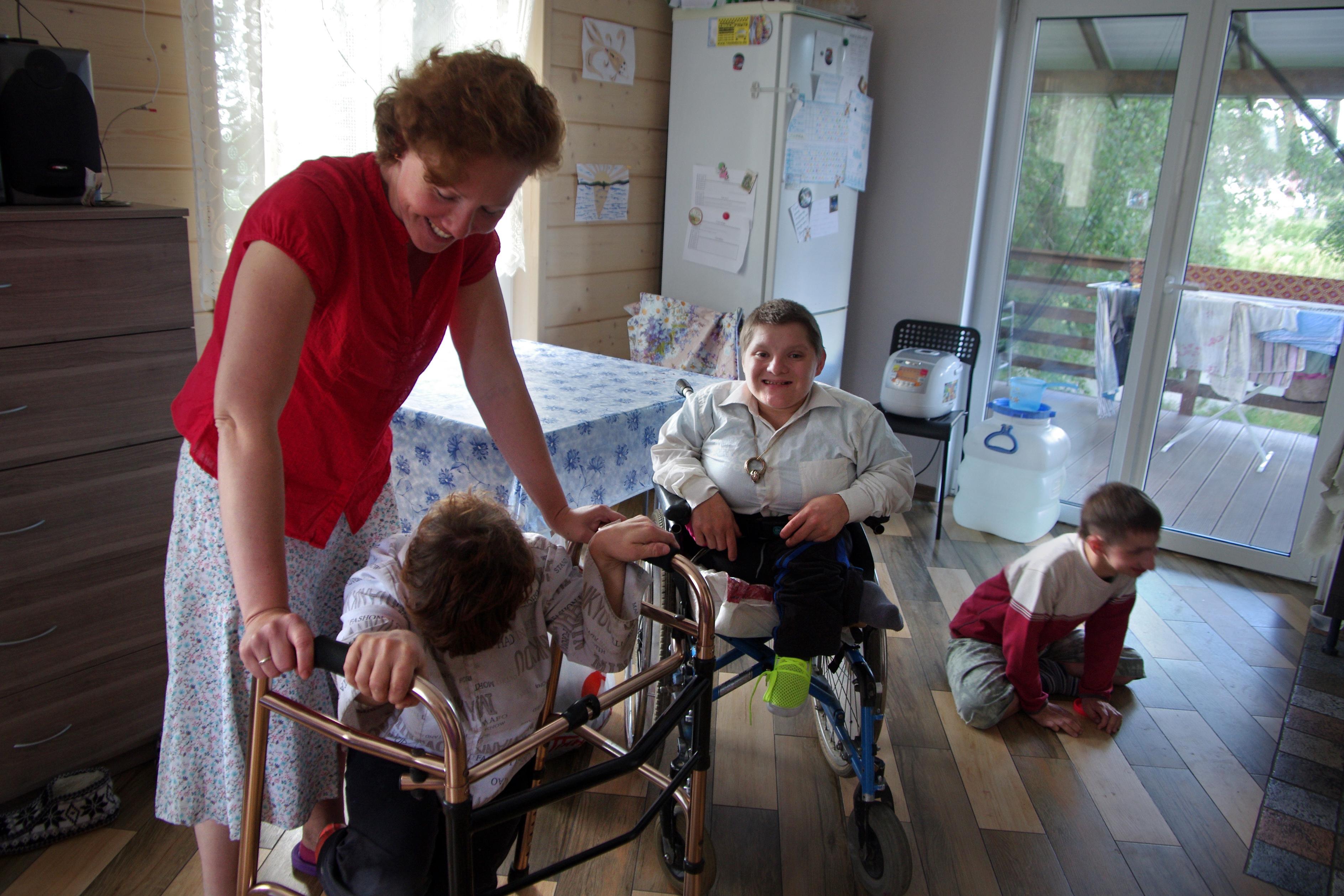 Дом инвалидов в краснодаре oldness ru. Дети инвалиды. Интернат для детей инвалидов. Дом для детей инвалидов. Дети инвалиды в детском доме.